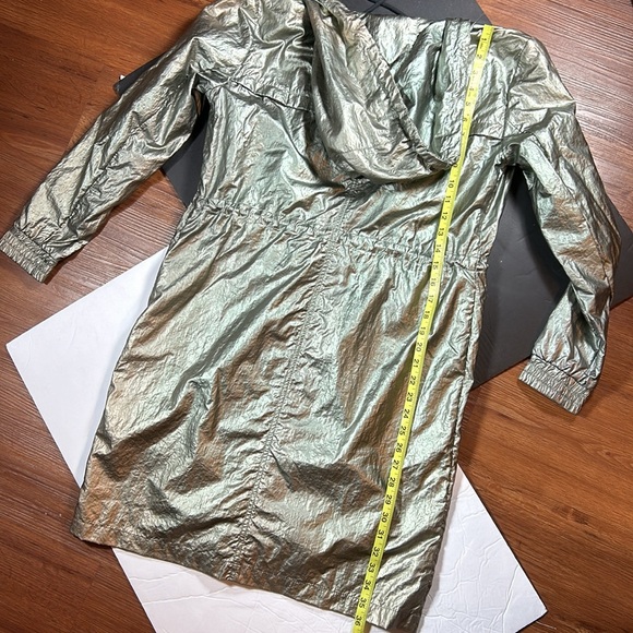 Bagatelle Lightweight Metallic Jacket with Hood & Elastic Waist - Picture 4 of 9